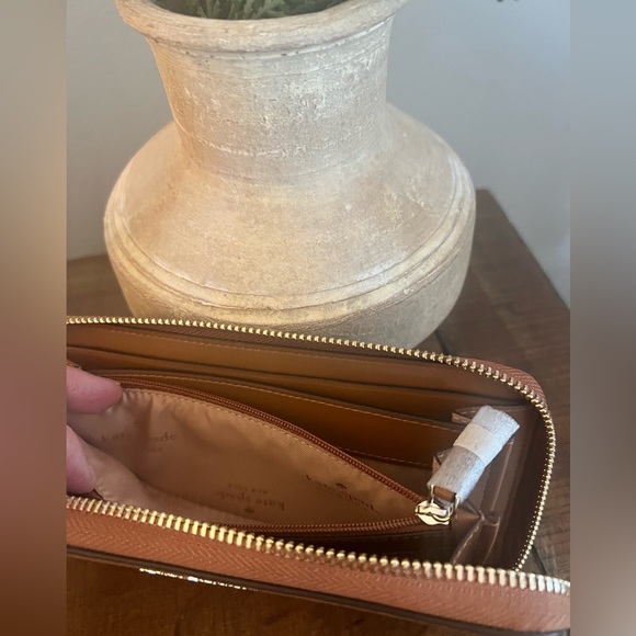 Kate Spade Leila Continental Wallet (NWT) - Picture 5 of 8